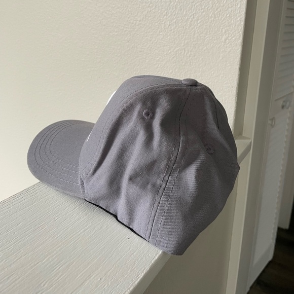 Hat - Picture 2 of 4